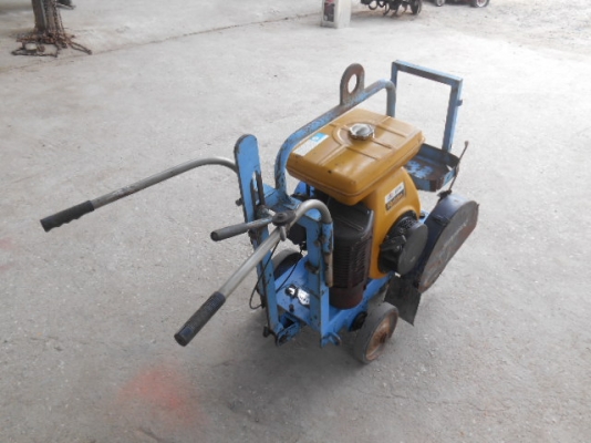 รถตัดปูน KOMATSU พร้อมใช้งาน