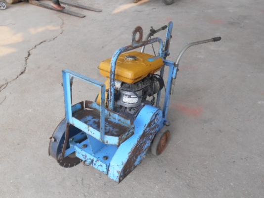 รถตัดปูน KOMATSU พร้อมใช้งาน