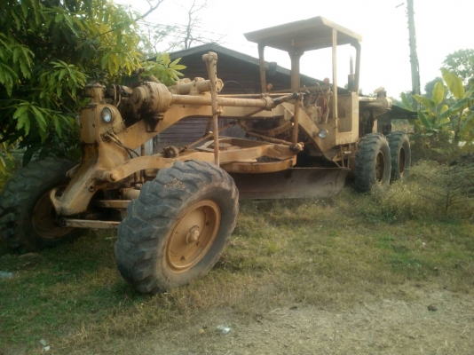 ขายด่วนเหมายกเข่ง รถเกรต รถบด รถแทรกเตอร์ตีนตะขาบ รถน้ำ