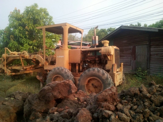 ขายด่วนเหมายกเข่ง รถเกรต รถบด รถแทรกเตอร์ตีนตะขาบ รถน้ำ