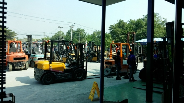 เช่า Forklift Rent รถยกโฟล์คลิฟท์ ปทุมธานี ราย รายเดือน รายปี งานเหมา