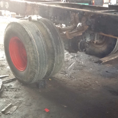 ขายคานเฟืองท้ายพร้อมแหนบของอีซุ F  ราคา 35,000 บาท