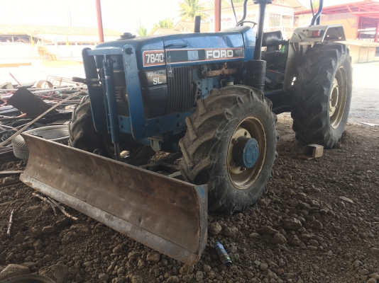 รถไถ FORD 7840 แรง 6 สูบ 2 เพลา พร้อมใบมีดหน้า สภาพสวย ๆ ราคา 680,000 ต่อรอง สนใจ 092-5852277 รถไถ FORD 7840 แรง 6 สูบ 2 เพลา พร้อมใบมีดหน้า สภาพสวย ๆ ราคา 680,000 ต่อรอง สนใจ 092-5852277
