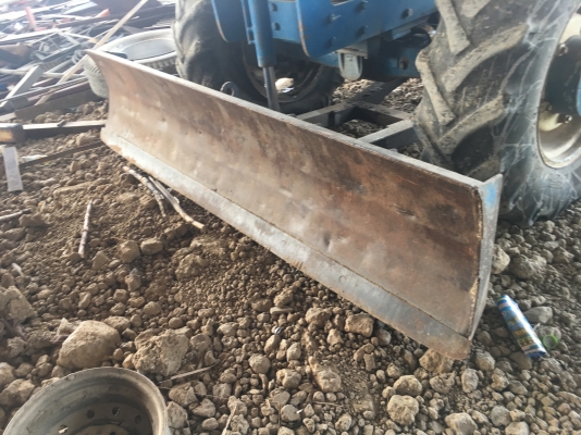 รถไถ FORD 7840 แรง 6 สูบ 2 เพลา พร้อมใบมีดหน้า สภาพสวย ๆ ราคา 680,000 ต่อรอง สนใจ 092-5852277 รถไถ FORD 7840 แรง 6 สูบ 2 เพลา พร้อมใบมีดหน้า สภาพสวย ๆ ราคา 680,000 ต่อรอง สนใจ 092-5852277