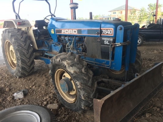 รถไถ FORD 7840 แรง 6 สูบ 2 เพลา พร้อมใบมีดหน้า สภาพสวย ๆ ราคา 680,000 ต่อรอง สนใจ 092-5852277 รถไถ FORD 7840 แรง 6 สูบ 2 เพลา พร้อมใบมีดหน้า สภาพสวย ๆ ราคา 680,000 ต่อรอง สนใจ 092-5852277