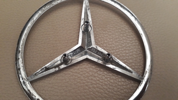 โลโก้ดาวติดฝากระโปรงท้าย Benz 190 E แท้