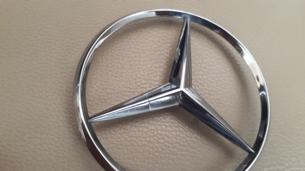 โลโก้ดาวติดฝากระโปรงท้าย Benz 190 E แท้