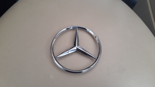 โลโก้ดาวติดฝากระโปรงท้าย Benz 190 E แท้