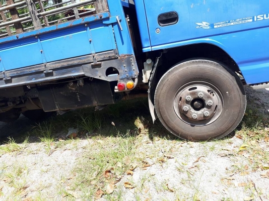 NPR130 ปี48 กระบะcargo รถเเดิมๆ 450,000