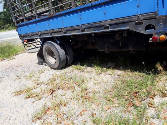 NPR130 ปี48 กระบะcargo รถเเดิมๆ 450,000