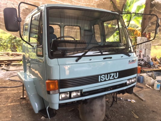 ขาย หัวสิบล้อ ISUZU ร็อคกี้. สภาพสวยๆ มีขาดีดหน้า-ขาคำ้หลัง กันชนหน้า พร้อมใช้