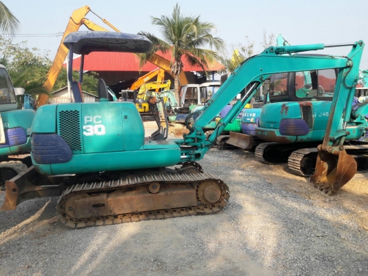 ขายจ้า..KOMATSU PC30-7  เก่านอกแท้  เดิมๆๆ  สภาพสวยพร้อมใช้  โทร  089-3818694  ดวงนภา