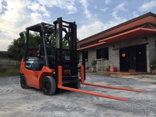 รถนอกขายถูก โฟคลิฟท์ TOYOTA 7FD15 นำเข้าจากญี่ปุ่น โทร.090-986-2521 อ๊อบ