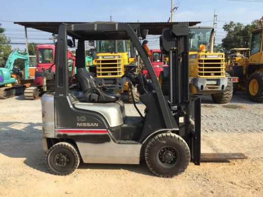 NISSAN 1ตัน เสา3เมตร นำเข้าจากญี่ปุ่น โทร.090-986-2521 อ๊อบ