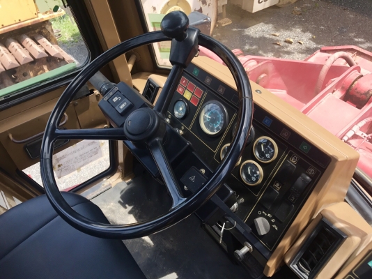 ขายรถตักล้อยาง CATERPILLAR 910F ขั่วโมงน้อย นำเข้าจากญี่ปุ่นพร้อมใช้ครับ สนใจติดต่อ 063-9316985 ID LINE : 0639316985