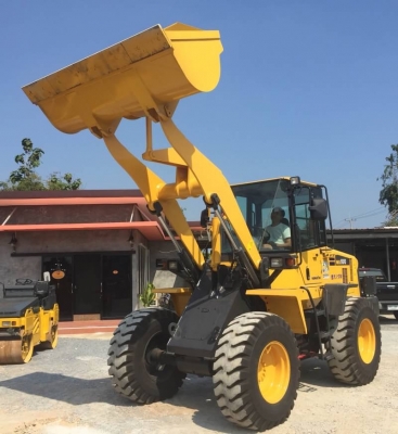 มาใหม่ KOMATSU WA100-5 สภาพสวย นำเข้าจากญี่ปุ่น โทร.090-986-2521 อ๊อบ
