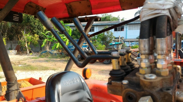 ขายรถไถ KUBOTA L3608 พร้อมดันหน้า และตัวตักยกสูง 4เมตร(บุ้งกี๋เปลี่ยนคีบได้เลยมีชุดน้ำมันมาแล้ว) สภาพสวยๆเดิมๆ 1,370ชม.ทะเบียนพร้อมโอน ราคา 290,000บาท สามย่านแทรคเตอร์ อ.แกลง ระยอง โทร 0897489639 ,0899347475 line =0997489639 line =0899347475 มีรถขนส่งบริก ขายรถไถ KUBOTA L3608 พร้อมดันหน้า และตัวตักยกสูง 4เมตร(บุ้งกี๋เปลี่ยนคีบได้เลยมีชุดน้ำมันมาแล้ว) สภาพสวยๆเดิมๆ 1,370ชม.ทะเบียนพร้อมโอน ราคา 290,000บาท สามย่านแทรคเตอร์ อ.แกลง ระยอง โทร 0897489639 ,0899347475 line =0997489639 line =0899347475 มีรถขนส่งบริก