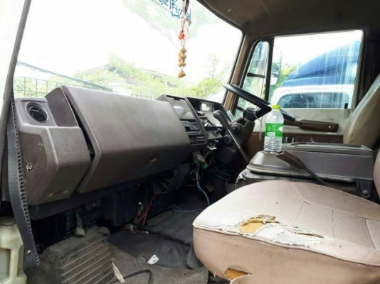 ขาย 450,000 รถสิบล้อตู้เย็น HINO FL176 เครื่องดี เกียร์ดี หัวบาง ยางดี คัชซีสวย เอกสารเล่มทะเบียนพร้อมโอน รถอยู่ กทม. 090-772-3710 090-772-3708