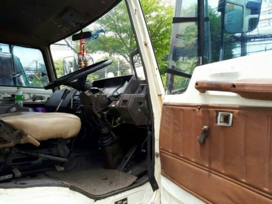 ขาย 450,000 รถสิบล้อตู้เย็น HINO FL176 เครื่องดี เกียร์ดี หัวบาง ยางดี คัชซีสวย เอกสารเล่มทะเบียนพร้อมโอน รถอยู่ กทม. 090-772-3710 090-772-3708