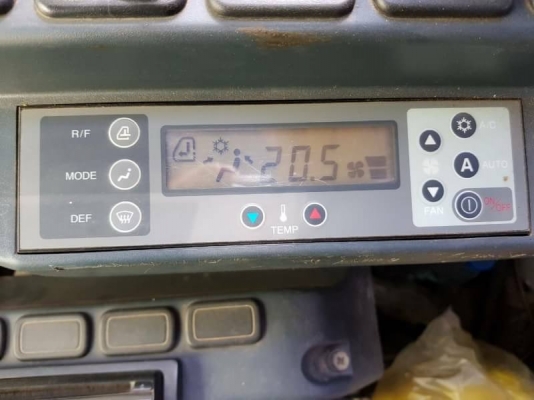 ขาย 1,350,000 KOBELCO sk 75-8 super 8,790 ชม. รถสวยเหมือนใหม่ เต็มทุกระบบ เอกสารแจ้งจำหน่าย  รถอยู่ กทม. 090-772-3710 090-772-3708