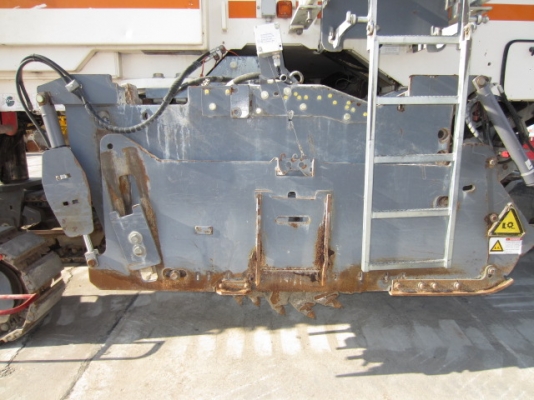 ต้องสั่งนำเข้า รถไสผิวถนนยี่ห้อWirtgen รุ่น W2200 ปี2009,7,141ชั่วโมง