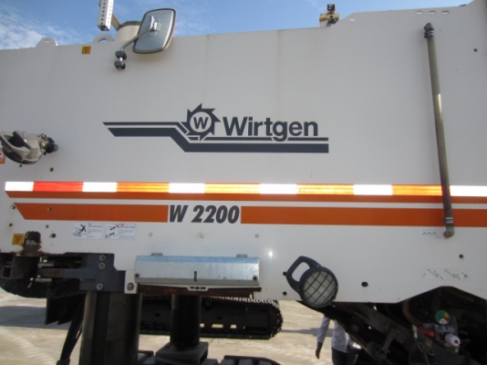 ต้องสั่งนำเข้า รถไสผิวถนนยี่ห้อWirtgen รุ่น W2200 ปี2009,7,141ชั่วโมง