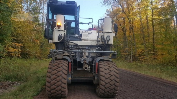 ต้องสั่งนำเข้า รถไสผิวถนนยี่ห้อWirtgen รุ่น WR2500S ล้อยาง