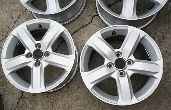 แม็กเก๋งขอบ15 เอนไกแท้ 4รู100 สภาพดี (4วง 3,500) แม็กเก๋งขอบ15 เอนไกแท้ 4รู100 สภาพดี (4วง 3,500)