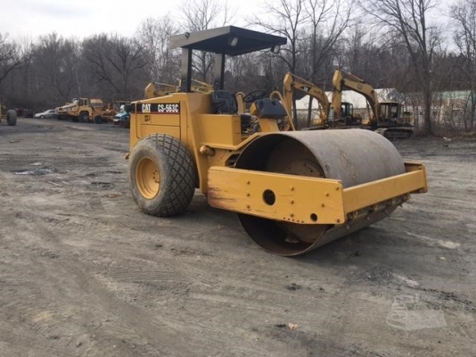 ต้องสั่งนำเข้า รถบดสั่นสะเทือนยี่ห้อCATERPILLAR รุ่น CS653C  ปี1995,6,527ชม.