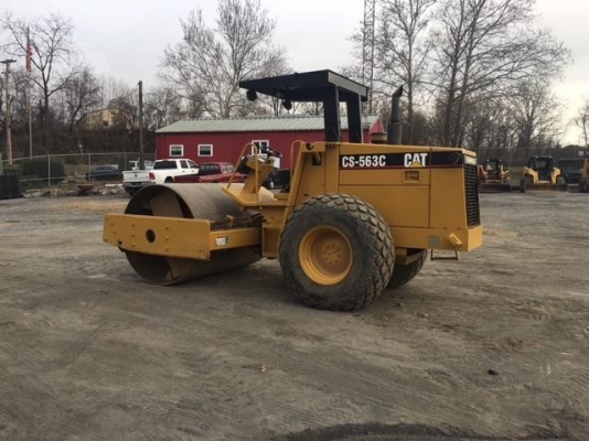 ต้องสั่งนำเข้า รถบดสั่นสะเทือนยี่ห้อCATERPILLAR รุ่น CS653C  ปี1995,6,527ชม.