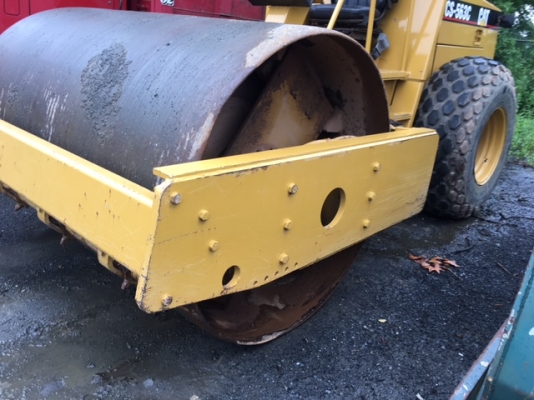 ต้องสั่งนำเข้า รถบดสั่นสะเทือนยี่ห้อCATERPILLAR รุ่น CS653C  ปี1995,6,527ชม.