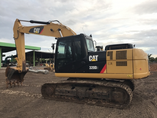 ขาย CAT320D2 รุ่นใหม่ล่าสุด 3500 ชม. สภาพสวยเดิม เอกสารเล่มทะเบียน สนใจติดต่อ 081-4283210 ขาย CAT320D2 รุ่นใหม่ล่าสุด 3500 ชม. สภาพสวยเดิม เอกสารเล่มทะเบียน สนใจติดต่อ 081-4283210