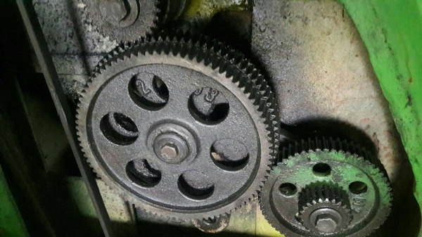 เครื่องกลึง 6 ฟุต 3 เพลา เกียร์บล็อก ต้าชิง 1000 บี 85,000