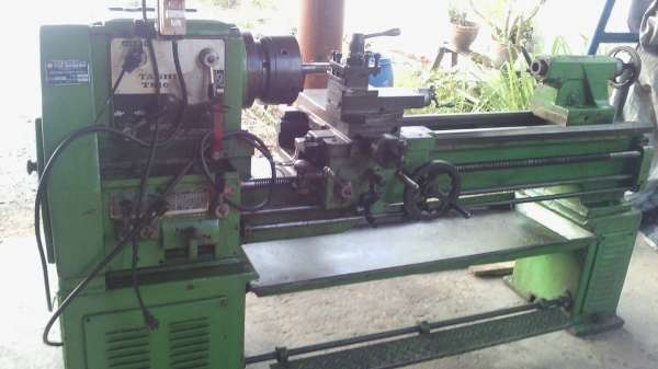 เครื่องกลึง 6 ฟุต 3 เพลา เกียร์บล็อก ต้าชิง 1000 บี 85,000