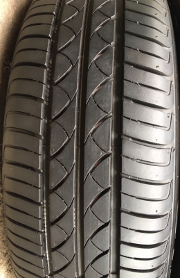 ล้อแม็ก Honda Jazz ขอบ 15 พร้อมยางป้ายแดง 175-65-15 ปี 17 แม็กสวย ยางมีตุ่มทุกเส้น