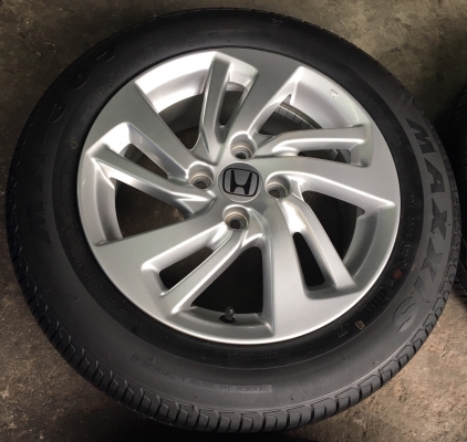 ล้อแม็ก Honda Jazz ขอบ 15 พร้อมยางป้ายแดง 175-65-15 ปี 17 แม็กสวย ยางมีตุ่มทุกเส้น