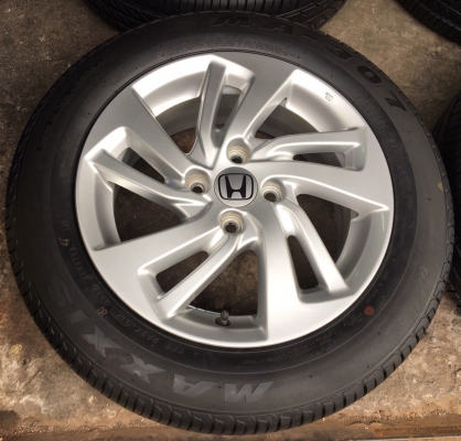 ล้อแม็ก Honda Jazz ขอบ 15 พร้อมยางป้ายแดง 175-65-15 ปี 17 แม็กสวย ยางมีตุ่มทุกเส้น