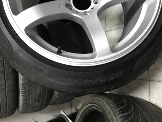 ขายๆโปรไดร์ขอบ18  5/114หน้า9.5หลัง10.5พร้อมยางหน้าBRIDESTONE 245/40/18ปี15ยางหลัง Pirelli 255-45R18ปี14 ดอกเต็มๆทัง4เส้นใช้กันยาวๆ ????ล้อมีซ่อม????ร้าวในคู่หน้า1วงใช้ได้ปกติ ขายตามสภาพยกชุด 7900 ฿   ID line Tel 0850448320