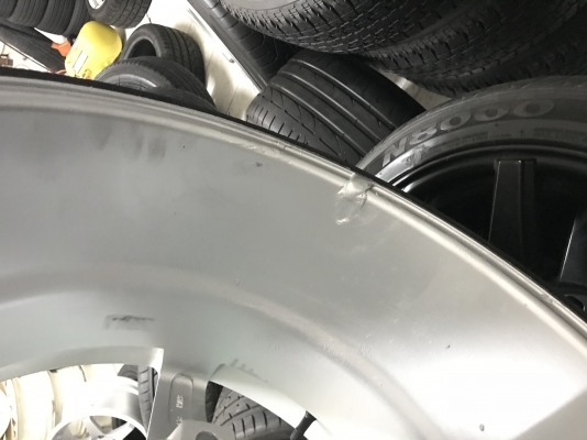 ขายๆโปรไดร์ขอบ18  5/114หน้า9.5หลัง10.5พร้อมยางหน้าBRIDESTONE 245/40/18ปี15ยางหลัง Pirelli 255-45R18ปี14 ดอกเต็มๆทัง4เส้นใช้กันยาวๆ ????ล้อมีซ่อม????ร้าวในคู่หน้า1วงใช้ได้ปกติ ขายตามสภาพยกชุด 7900 ฿   ID line Tel 0850448320