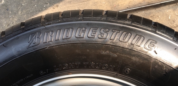 ล้อกระทะอะไหล่ 1 วง ขอบ 15 พร้อมยาง Bridgestone 215-70-15