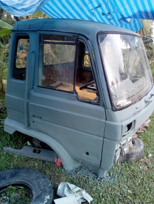 ขายหัวสิบล้อ UD เนียนๆพร้อมใช้งานต่อสภาพเต็มๆสนใจติดต่อ 063-190-3017