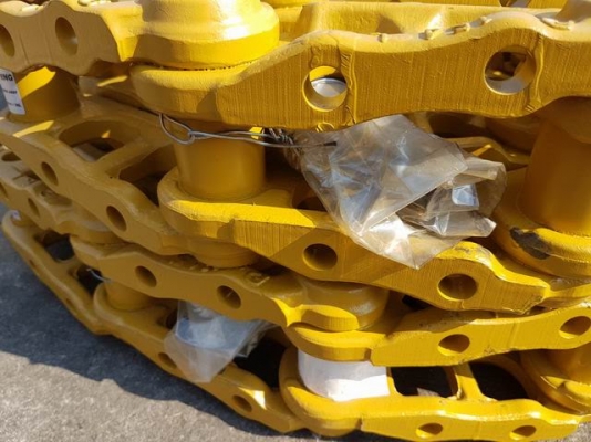 โซ่pc60-6ของใหม่คู่ละ28000บาทสนใจติดต่อ0841425045