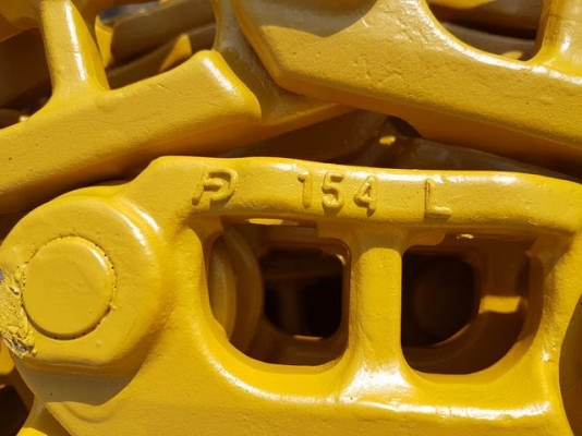 โซ่pc60-6ของใหม่คู่ละ28000บาทสนใจติดต่อ0841425045