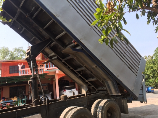 ขาย (  กระบะดั๊มสิบล้อ  ยกชุด ). พร้อม กระบอกดั๊ม แม่ปั๊ม คัทซีลอย