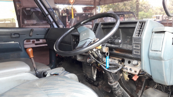 Isuzu NRR 6BG1-175 กระบะยาว 6 ม. ราคานี้ทำสีหัวใหม่