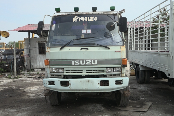 รถ 10ล้อ หัวลาก ยี่ห้อ Isuzu รุ่น FXZ240 รถขับได้ ขายตามสภาพ รถ 10ล้อ หัวลาก ยี่ห้อ Isuzu รุ่น FXZ240 รถขับได้ ขายตามสภาพ
