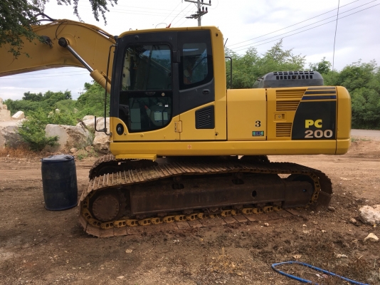 ขายรถแบ็คโฮ KOMATSU PC200-8 ด่วนครับราคาไม่แพงครับ แถมฟิตโซ่แทร็ค+บุ้งกี๋ เรียบร้อยสวยงามครับ
