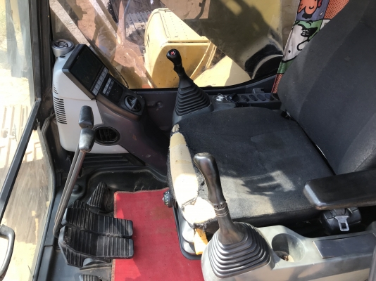 ขายรถแบ็คโฮ KOMATSU PC200-8 ด่วนครับราคาไม่แพงครับ แถมฟิตโซ่แทร็ค+บุ้งกี๋ เรียบร้อยสวยงามครับ