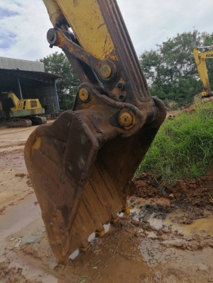 ขายรถแบ็คโฮ KOMATSU PC200-8 ด่วนครับราคาไม่แพงครับ แถมฟิตโซ่แทร็ค+บุ้งกี๋ เรียบร้อยสวยงามครับ