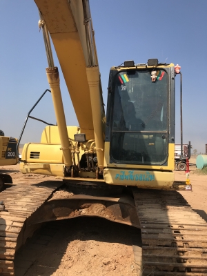 ขายรถแบ็คโฮ KOMATSU PC200-8 ด่วนครับราคาไม่แพงครับ แถมฟิตโซ่แทร็ค+บุ้งกี๋ เรียบร้อยสวยงามครับ